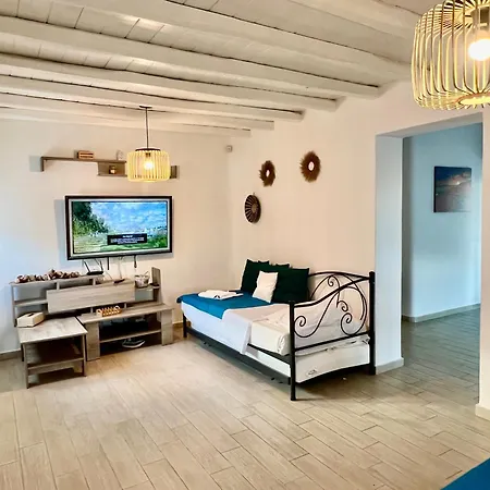 Ξενοδοχείο με διαμερίσματα Vaqueros Mykonos Town