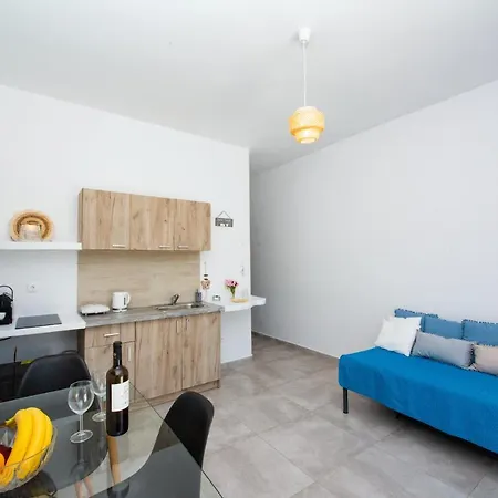 Aparthotel Vaqueros Kalafatis